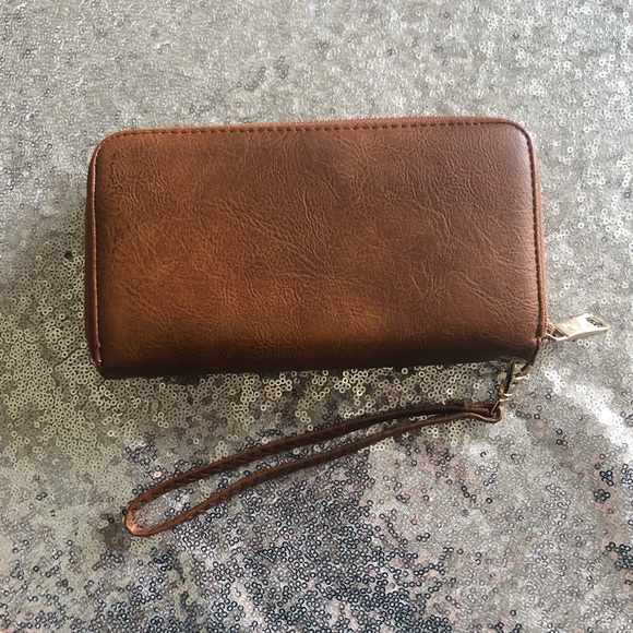 ‼️Coming Soon‼️Cognac Wallet Wristlet - Picture 9 of 9